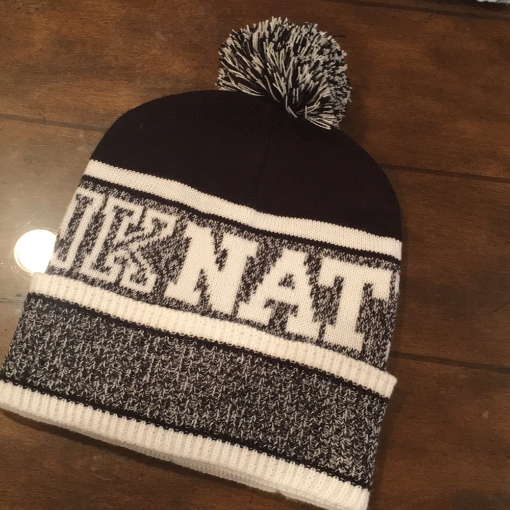 VsPink hat